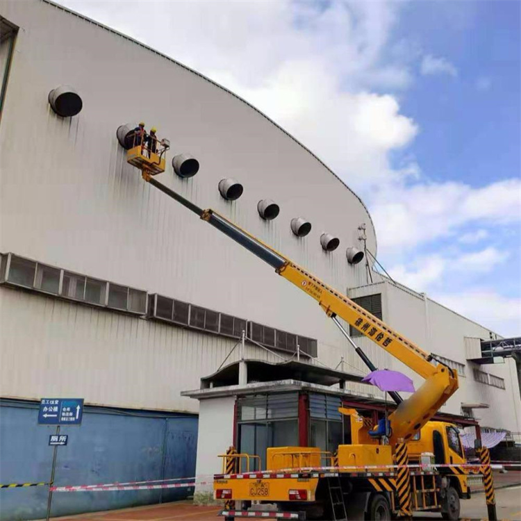 宁津高空作业车出租服务：专业广告牌安装解决方案